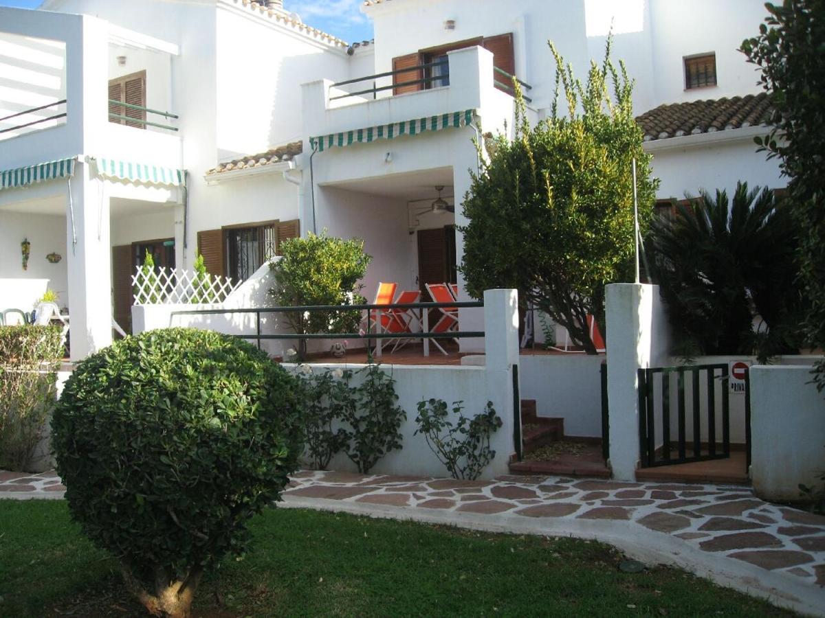Adosado En Urbanizacion Con Precioso Jardin Ferienhaus Dénia